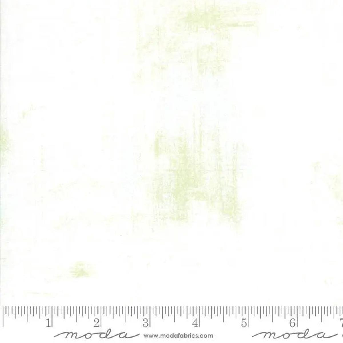 058 White Moda Grunge - Fat Quarter