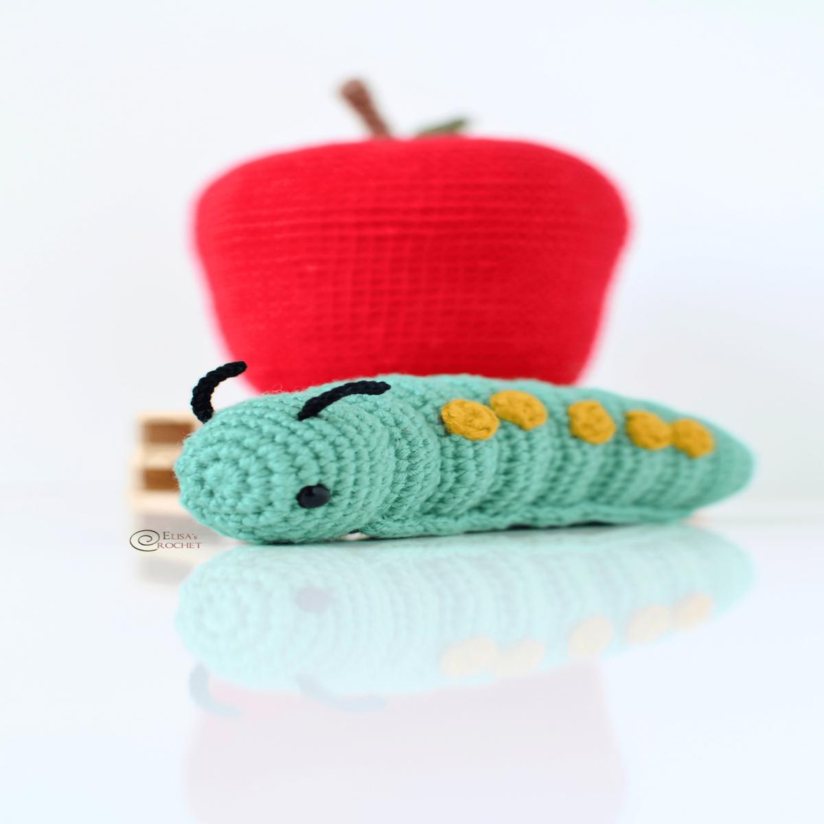 Ziggy the Caterpillar and its Apple (Crochet)